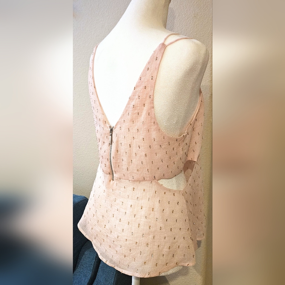 EUC Dusty Pink Top Sleeveless Peplum Deep V-Neck - Picture 3 of 8